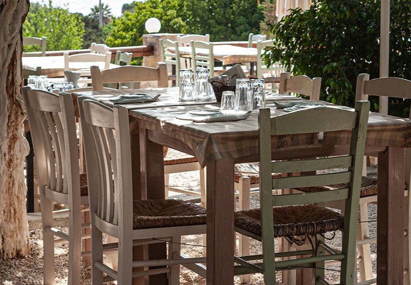 Ο μόνιμος κάτοικος του πεζόδρομου της Καραϊσκάκη έχει μια... ιδιαίτερη καθημερινότητα 1