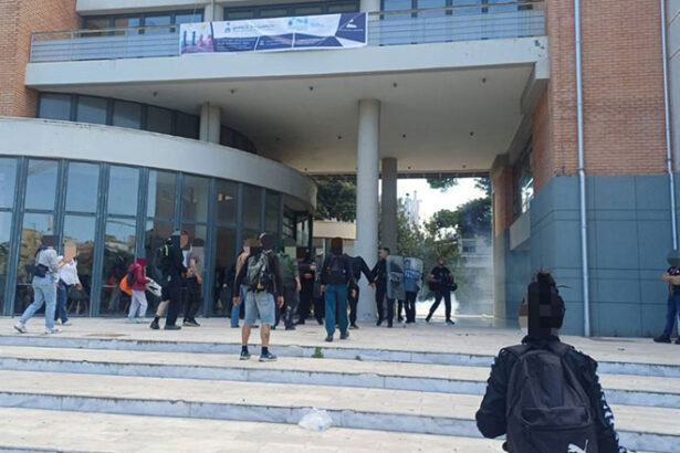 Χαϊδάρι: 41χρονος γρονθοκόπησε αστυνομικό στο Δημαρχείο 113