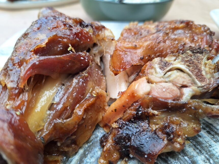 Πωλείται μια από τις πιο αγαπημένες ταβέρνες του Χαϊδαρίου 7