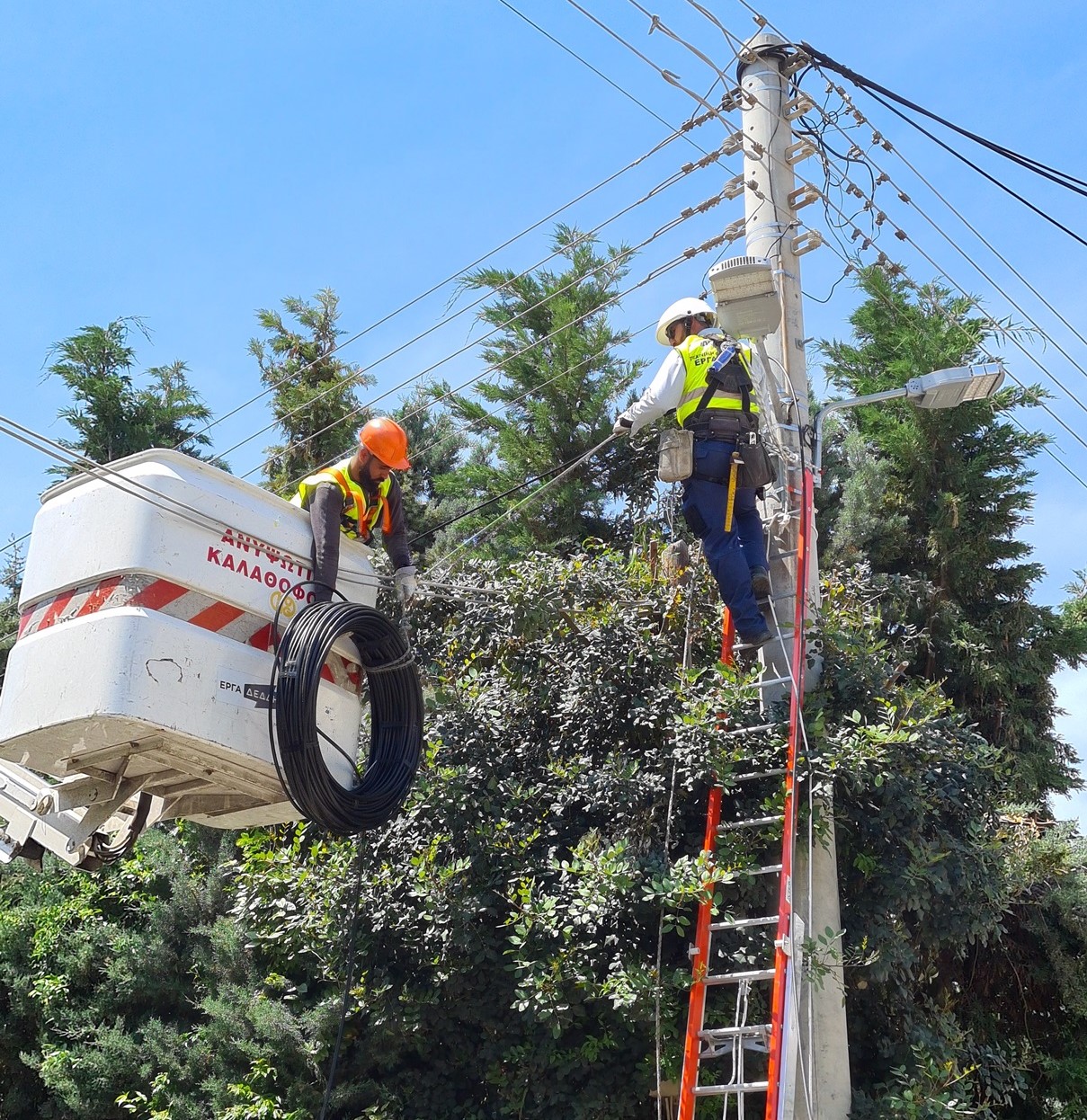 ΔΕΗ Fiber: Το ίντερνετ από τη ΔΕΗ τώρα και με σταθερό τηλέφωνο 11