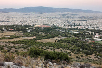 Δήμος Αθηναίων: Να γίνουν πάρκα και κοινόχρηστοι χώροι όλα τα στρατόπεδα εντός αστικού ιστού 21