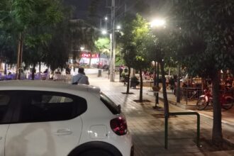 "Η Πλατεία του Δάσους θα γεμίσει παιδικές φωνούλες το καλοκαίρι, όμως κάτι δεν πάει καθόλου καλά..." 21