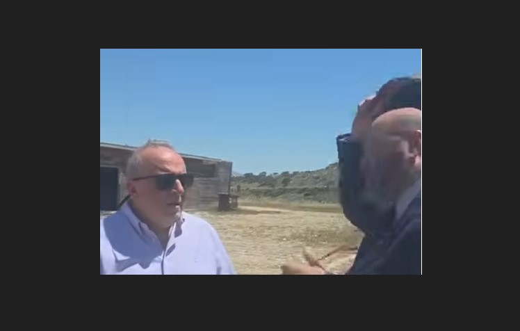 Το γυμνό κεφάλι του δημάρχου Περάματος περιέχει μια εξαιρετική ιδέα 1