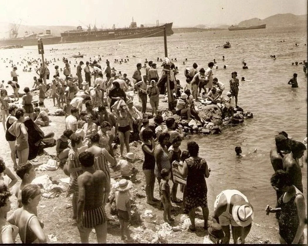 Τα ξεχασμένα "μπάνια του λαού" στην εμβληματική πλαζ της Δυτικής Αθήνας 4 Τα ξεχασμένα "μπάνια του λαού" στην εμβληματική πλαζ της Δυτικής Αθήνας 3