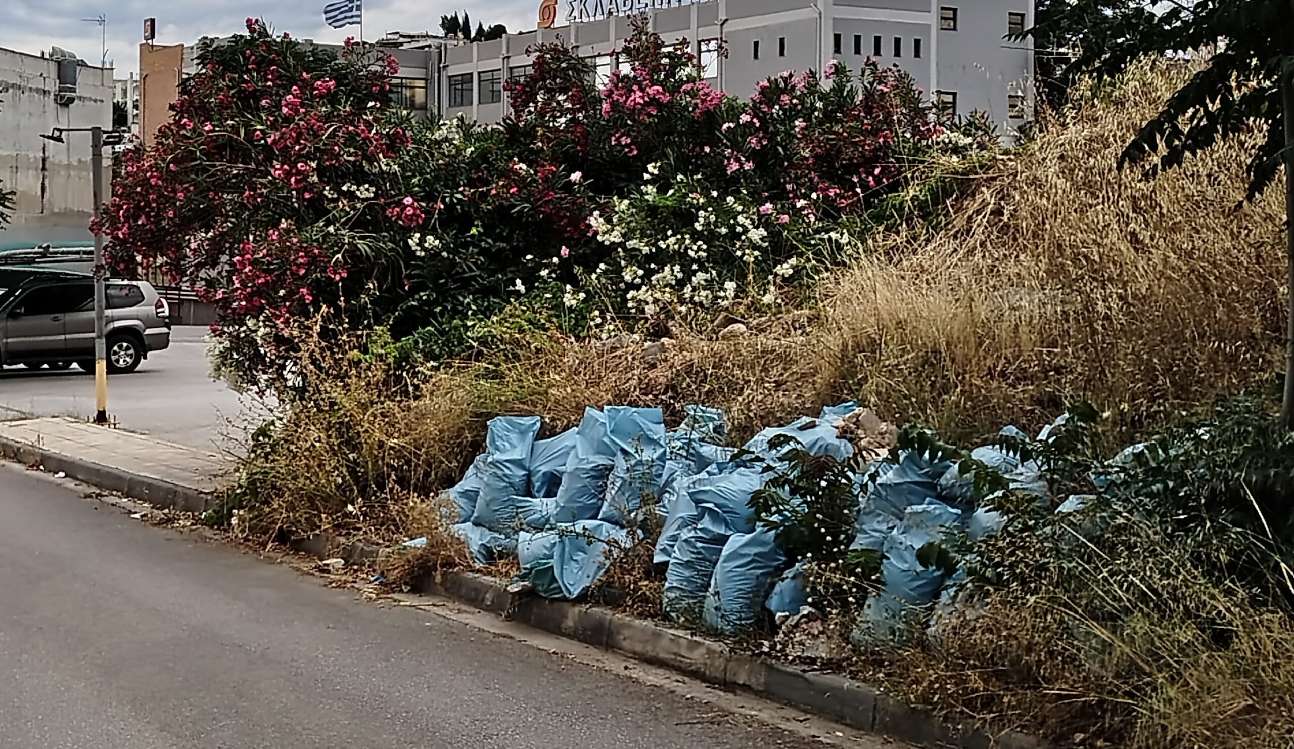 Ανεξέλεγκτη εναπόθεση μπάζων σε κοινόχρηστους χώρους 7