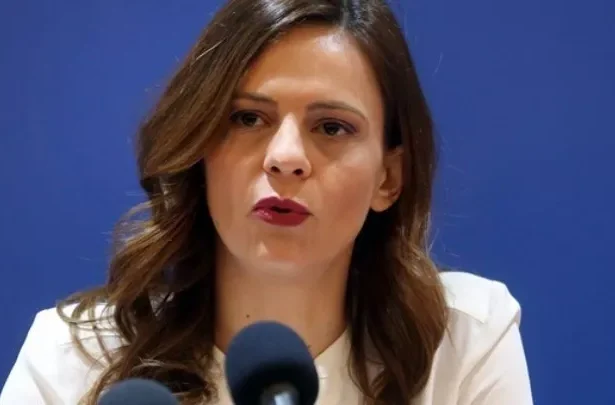 Η Έφη Αχτσιόγλου παραιτήθηκε και από βουλευτής – Τι θα γίνει η βουλευτική έδρα της Δυτικής Αθήνας 95
