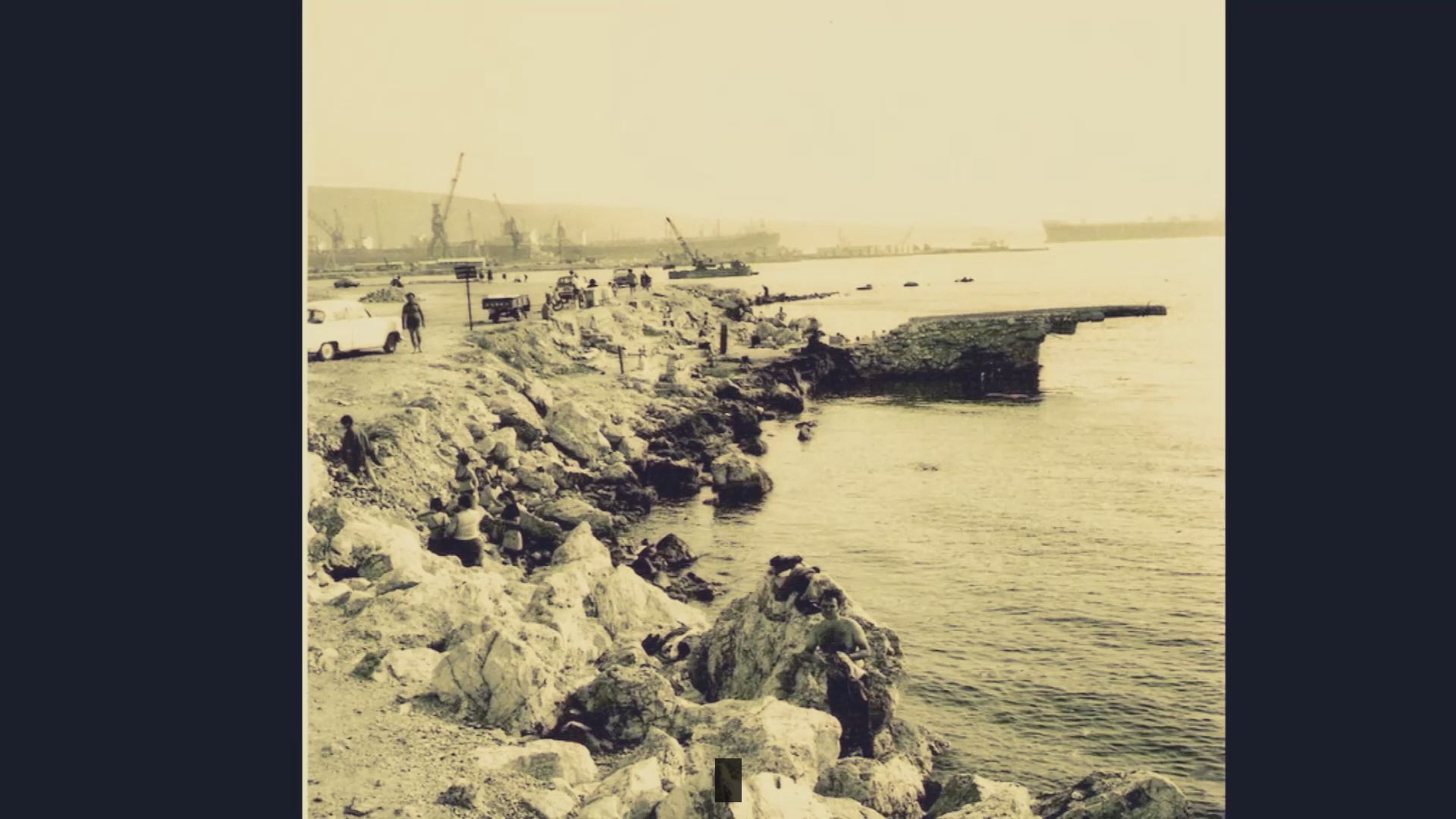 Τα ξεχασμένα "μπάνια του λαού" στην εμβληματική πλαζ της Δυτικής Αθήνας 8 Τα ξεχασμένα "μπάνια του λαού" στην εμβληματική πλαζ της Δυτικής Αθήνας 7