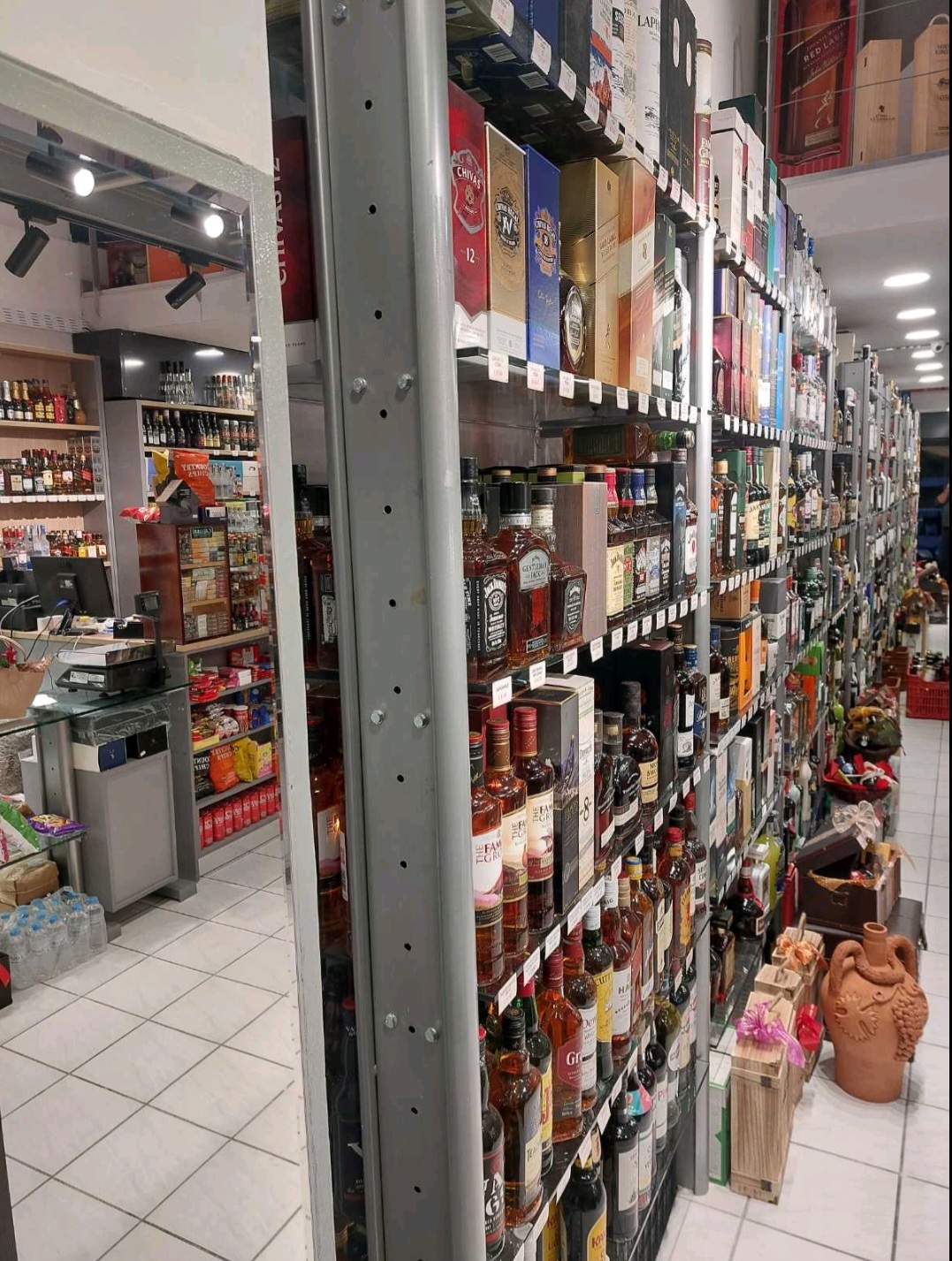 Εγκαίνια για τη νέα Κάβα Οινοφίλη στο Χαϊδάρι 12 Εγκαίνια για τη νέα Κάβα Οινοφίλη στο Χαϊδάρι 11