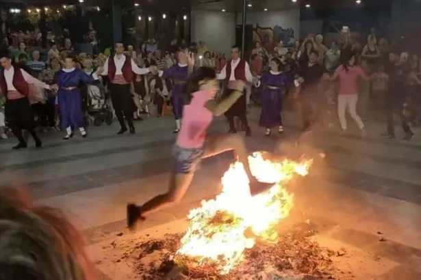Γιορτή του Κλήδονα στην Πλατεία Παπάγου - Παραδοσιακό γλέντι γύρω από τη φωτιά 3