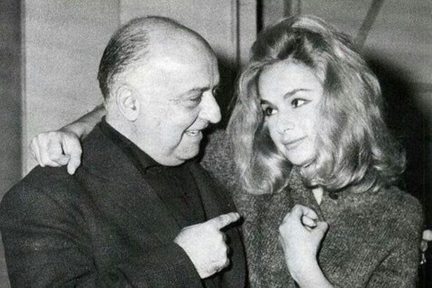 "Του κυρ Αλέκου τα τραγούδια": Μουσικοθεατρική παράσταση στο Δημαρχείο Χαϊδαρίου 95