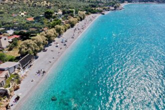 Οι 10 κορυφαίες "αρβανίτικες" παραλίες της Αττικής 26