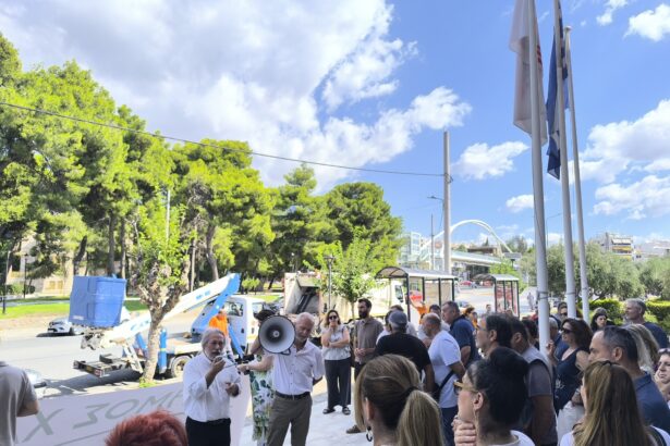 Δήμος Χαϊδαρίου: Συγκέντρωση έξω από το Δημαρχείο και συμμετοχή στη στάση εργασίας 99