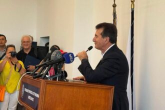 "Η Δημοκρατία μας πάντα νικά στο τέλος" - Το μήνυμα Χρυσοχοΐδη για τις επιθέσεις στη Θεσσαλονίκη και τη Marfin 29