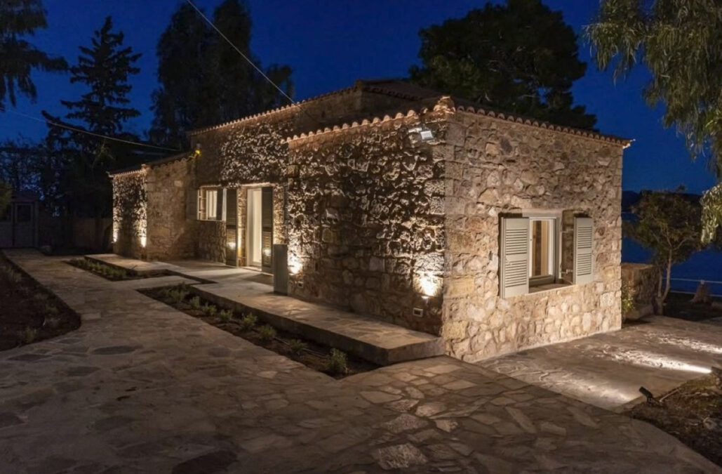 Αλλάζει χέρια η βίλα του Αλέκου Αλεξανδράκη στο Μεγάλο Πεύκο 4 Αλλάζει χέρια η βίλα του Αλέκου Αλεξανδράκη στο Μεγάλο Πεύκο 3