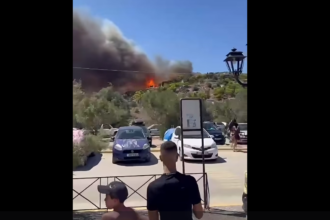 Σε κλοιό φωτιάς η Σαλαμίνα: Εκκένωση διά θαλάσσης από Σελήνια και Κακή Βίγλα 25