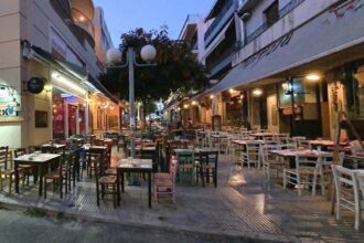 Αιγάλεω: Φωτιά σε καφετέρια στην Αγίας Λαύρας 23