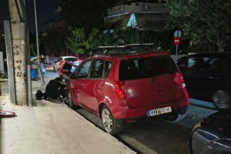Προσπαθώντας να συνέλθει, στην άκρη του δρόμου... 26