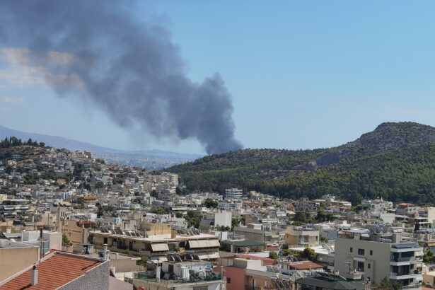 Φωτιά και πυκνοί καπνοί στον Κηφισό - Μήνυμα 112 στους κατοίκους της Αθήνας 99