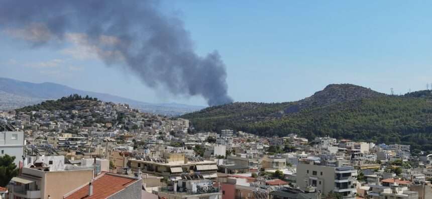 Φωτιά και πυκνοί καπνοί στον Κηφισό - Μήνυμα 112 στους κατοίκους της Αθήνας 15
