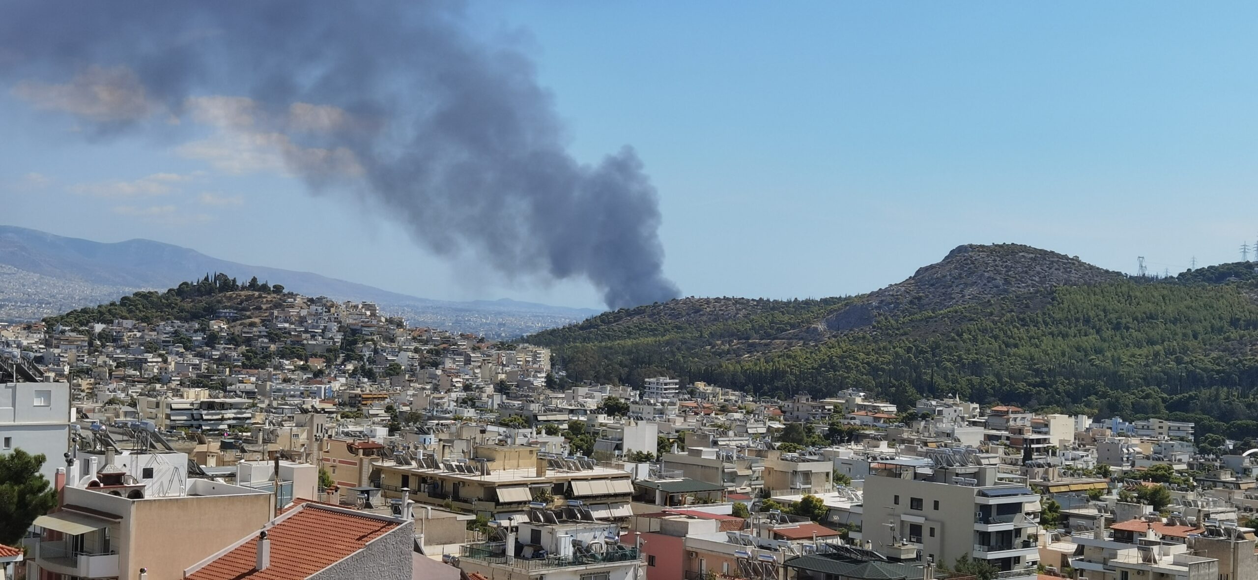 Φωτιά και πυκνοί καπνοί στον Κηφισό - Μήνυμα 112 στους κατοίκους της Αθήνας 3