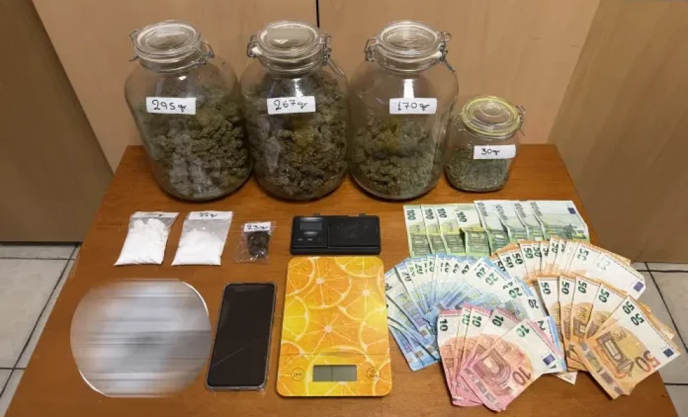 Χαϊδάρι: Έφοδος της ΕΛΑΣ με αστυνομικό σκύλο σε σπίτι - Χειροπέδες σε 38χρονο 3 Έφοδος της ΕΛΑΣ