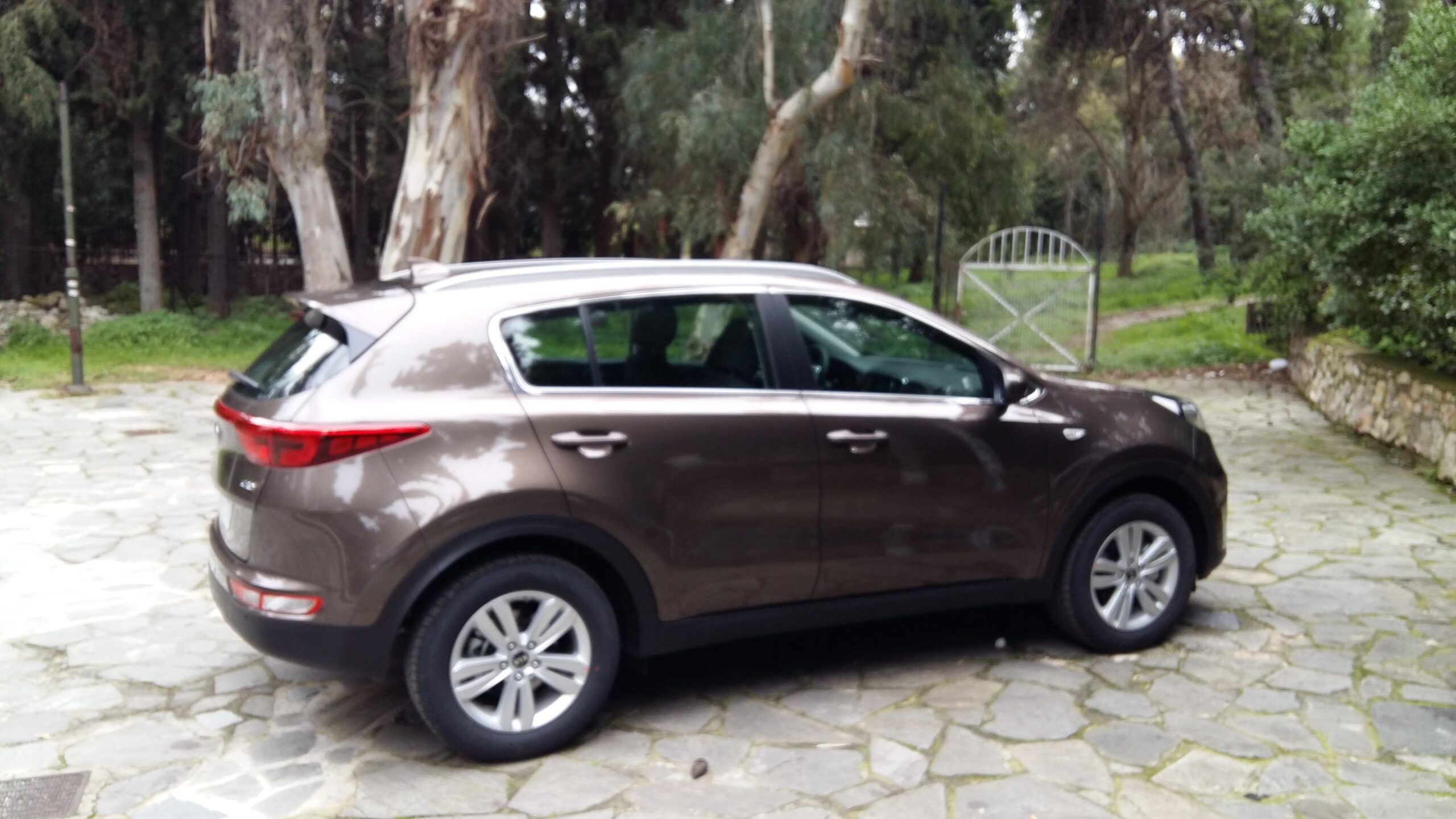 Πωλείται KIA SPORTAGE PREMIUM DIESEL 4 Πωλείται KIA SPORTAGE PREMIUM DIESEL 3