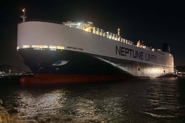 Η προσάραξη του Neptune Ethos στον δίαυλο της Σαλαμίνας φέρνει στο φως μια επικίνδυνη κατάσταση 99