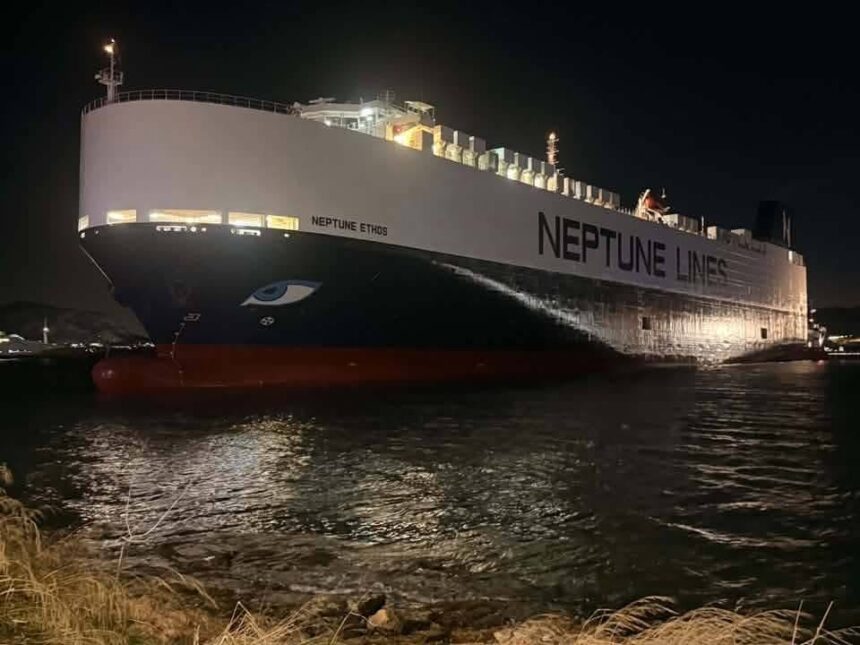Η προσάραξη του Neptune Ethos στον δίαυλο της Σαλαμίνας φέρνει στο φως μια επικίνδυνη κατάσταση 1