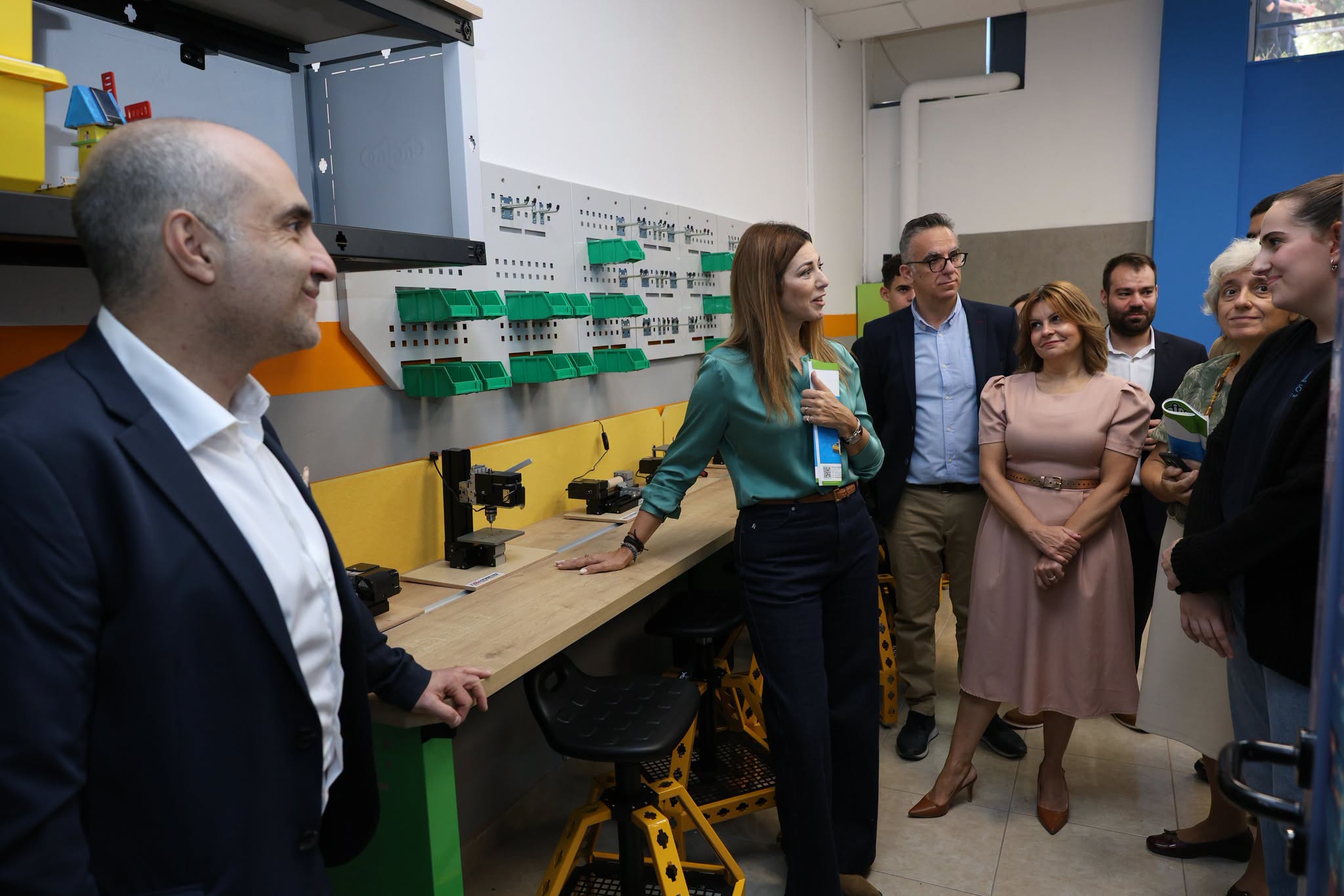Η υπουργός Παιδείας στο υπερσύγχρονο Εργαστήριο Τεχνολογίας και Ρομποτικής των Εκπαιδευτηρίων Νέα Παιδεία 11