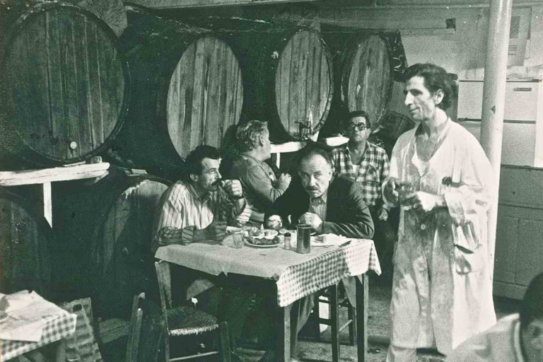 Ταβέρνα, η “ερωμένη” του Έλληνα 4 Ταβέρνα, η “ερωμένη” του Έλληνα 3